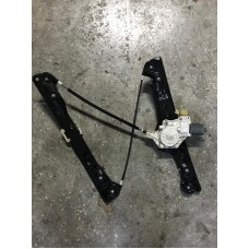 BMW E90 SOL ÖN CAM KİRKOSU
