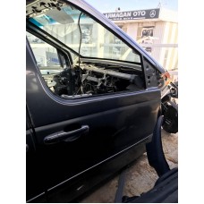 MERCEDES W414 VANEO SAĞ ÖN KAPI