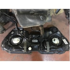MERCEDES W204 KASA BENZİN DEPOSU