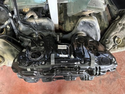 MERCEDES W205 C200D YAKIT DEPOSU KOMPLE MERCEDES W205 C200D YAKIT DEPOSU KOMPLE